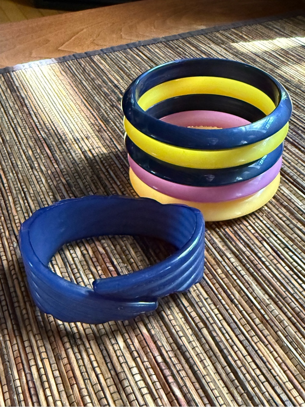 Buch Deichmann 1981 Bracelet Bangle Set Plastic Nylon Denmark Scandinavian